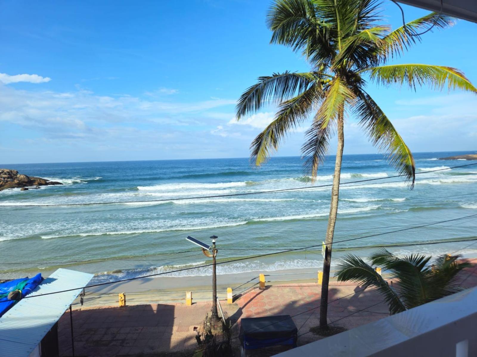 Orion Seaview Beach Hotel Kovalam Exteriör bild