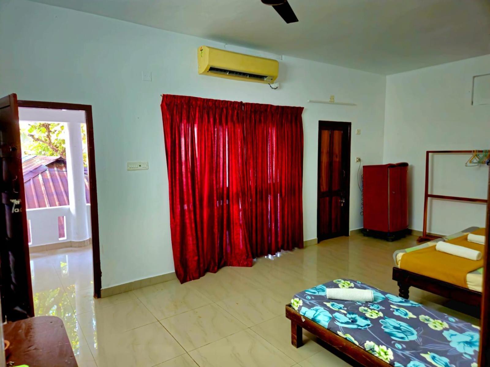 Orion Seaview Beach Hotel Kovalam Exteriör bild