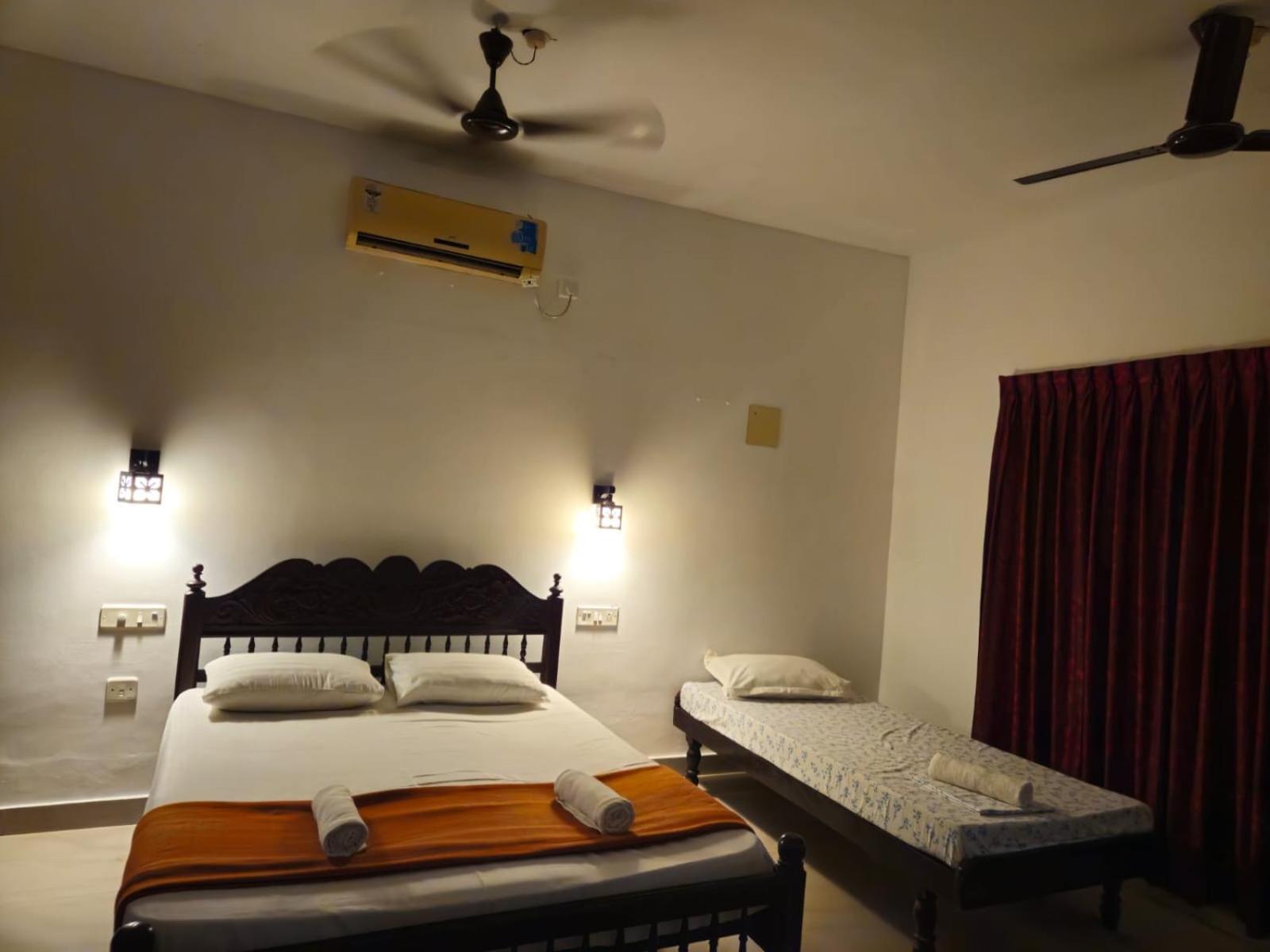 Orion Seaview Beach Hotel Kovalam Exteriör bild