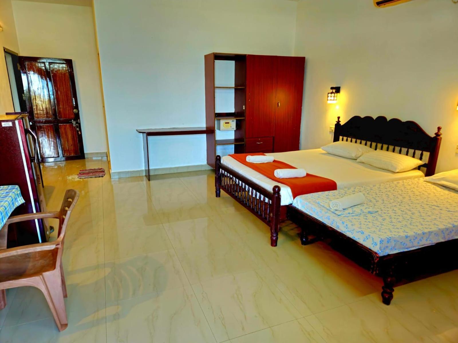 Orion Seaview Beach Hotel Kovalam Exteriör bild